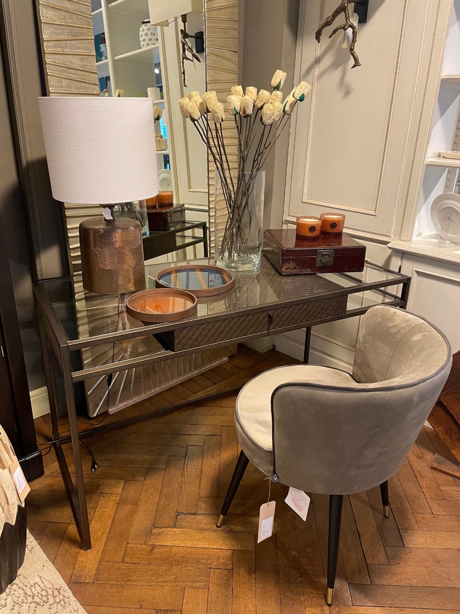 Art. 113398 EIC  cm 135x64xh76 